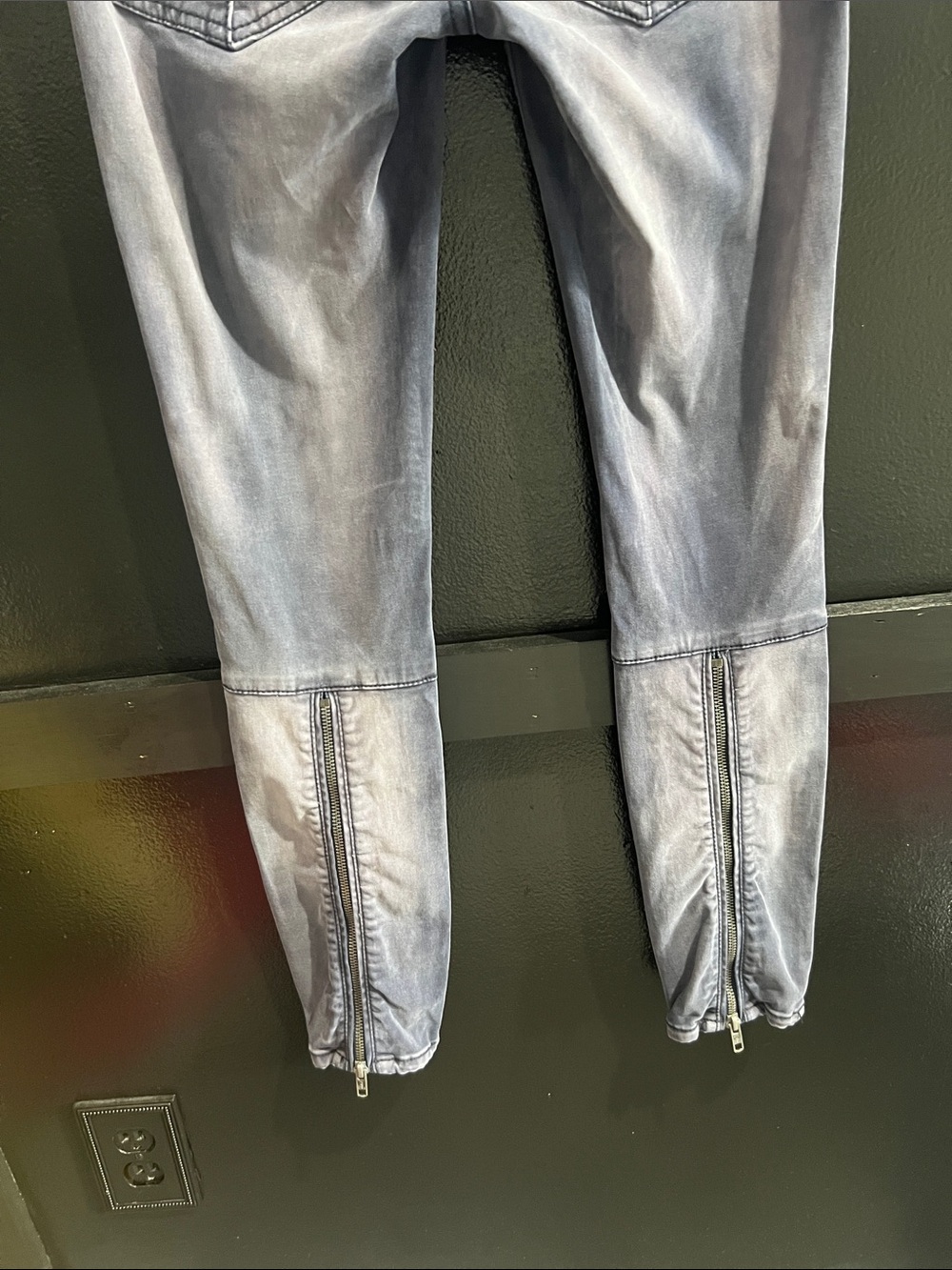 Free People | Dusty Violet Washed Jeans | Size XS - Picture 11 of 14